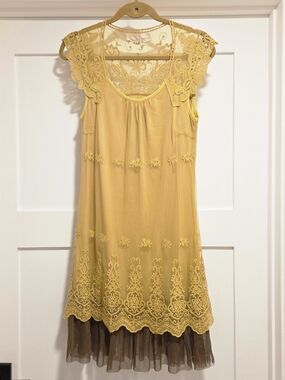 A’Reve Mustard Yellow & Brown Boho Floral Lace Mini Dress - Medium